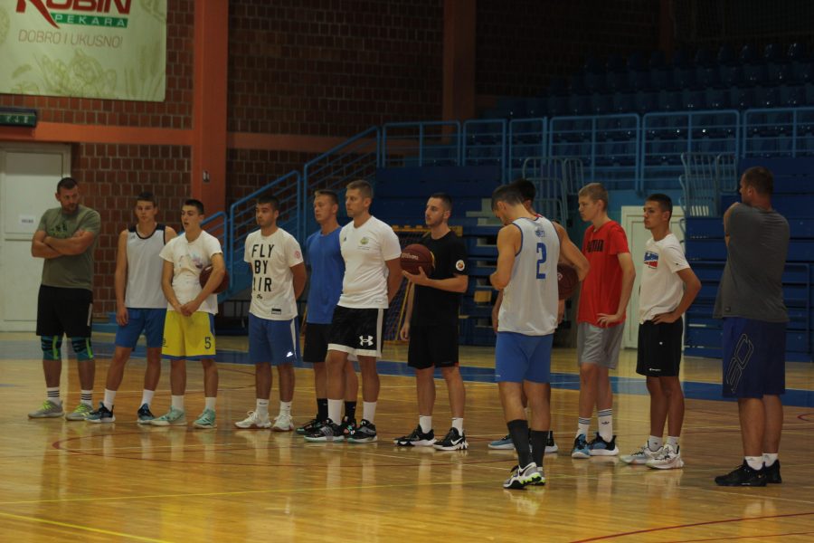 Košarkaši i košarkašice Radnika u pripremama pred početak nove sezone